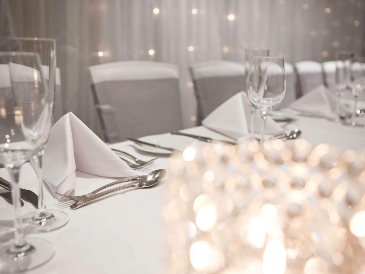 พูลแมน ซิดนีย์ ไฮด์ พาร์ค Hotel ภายนอก รูปภาพ A table set for a formal dinner