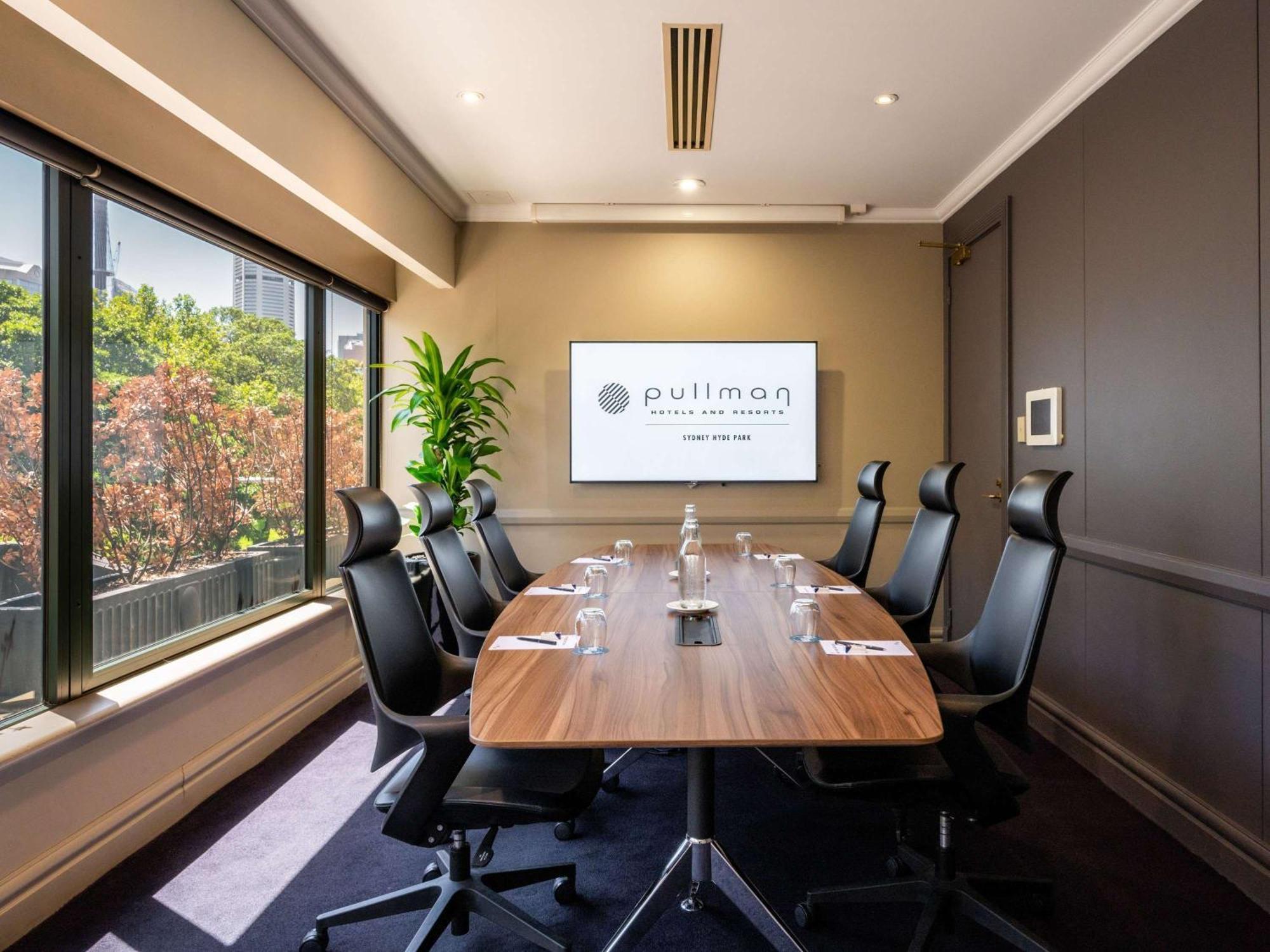 พูลแมน ซิดนีย์ ไฮด์ พาร์ค Hotel ภายนอก รูปภาพ Boardroom at Pullman Melbourne on Swanston